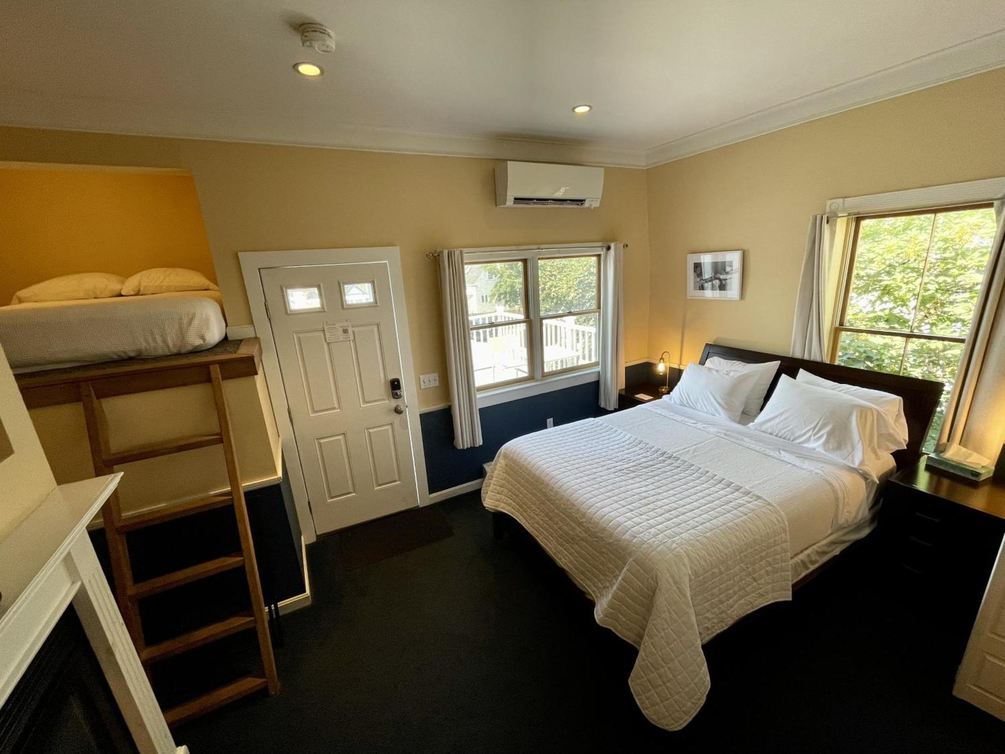 Brasswood Inn Провинстаун Екстериор снимка